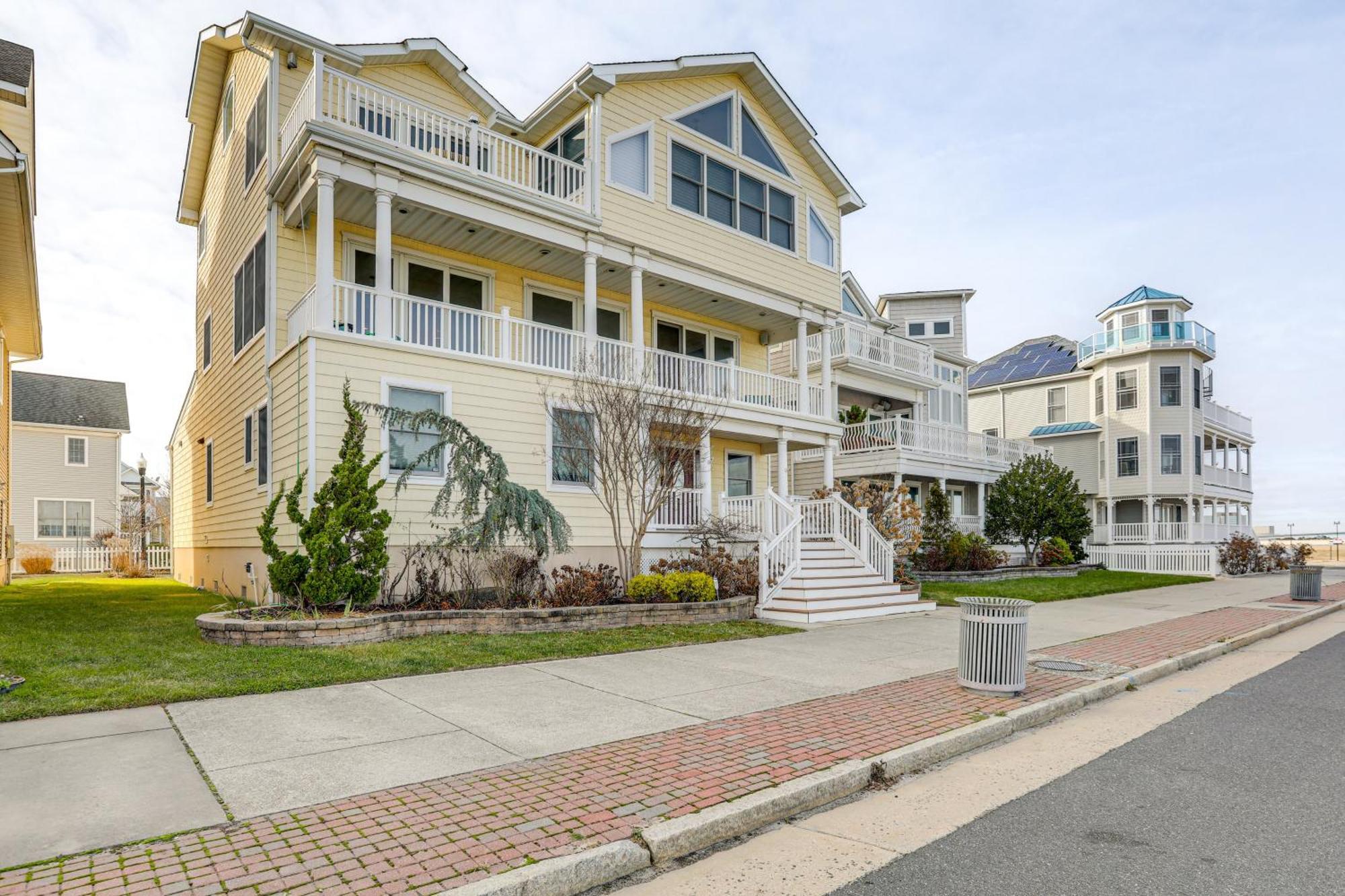 Steps To Shore Spacious Atlantic Retreat! Holiday home Atlantic City