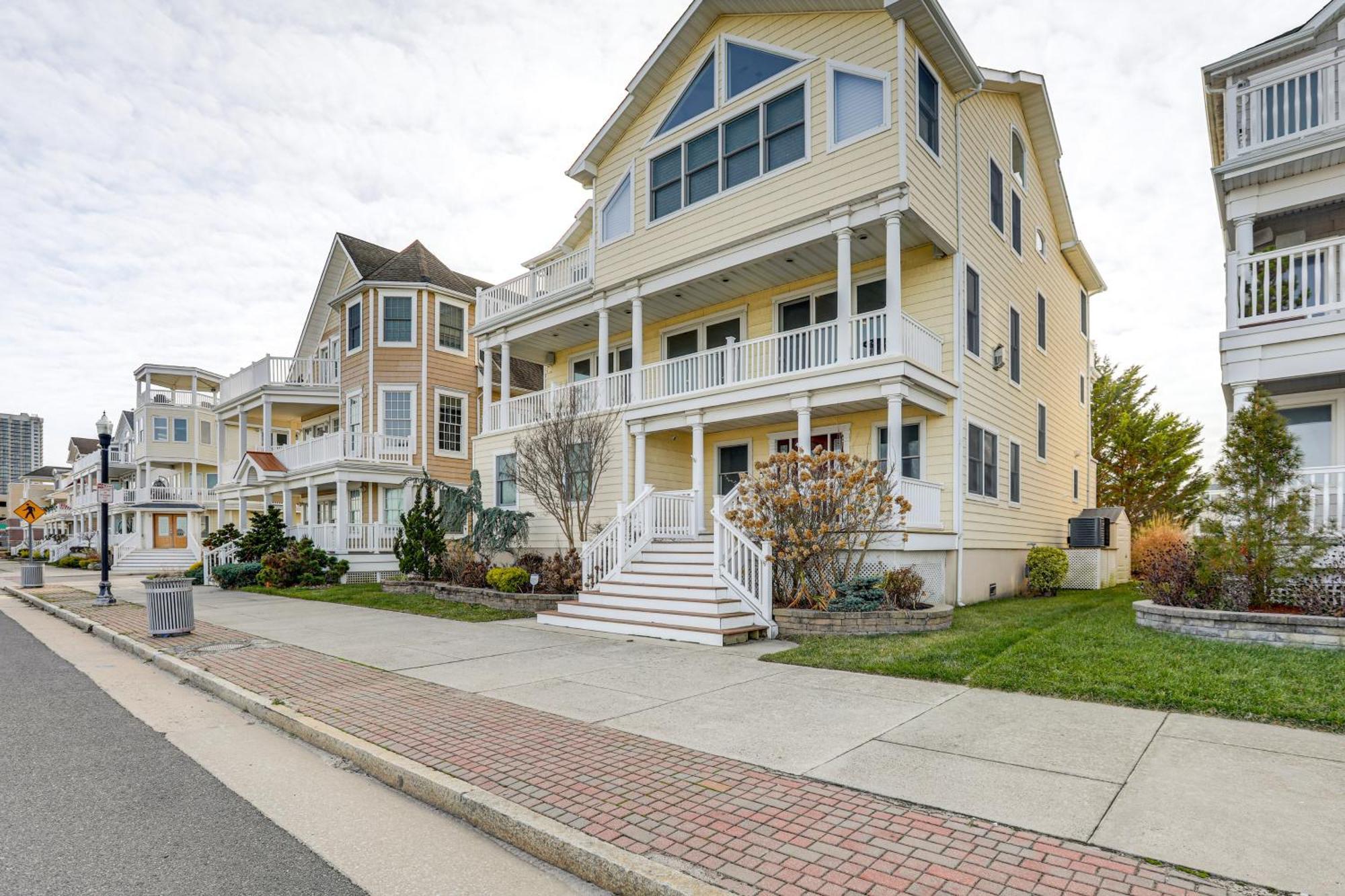 Steps To Shore Spacious Atlantic Retreat! Holiday home Atlantic City