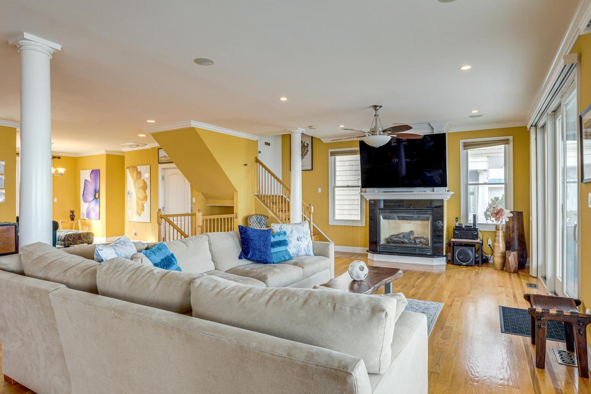Steps To Shore Spacious Atlantic Retreat! Atlantic City